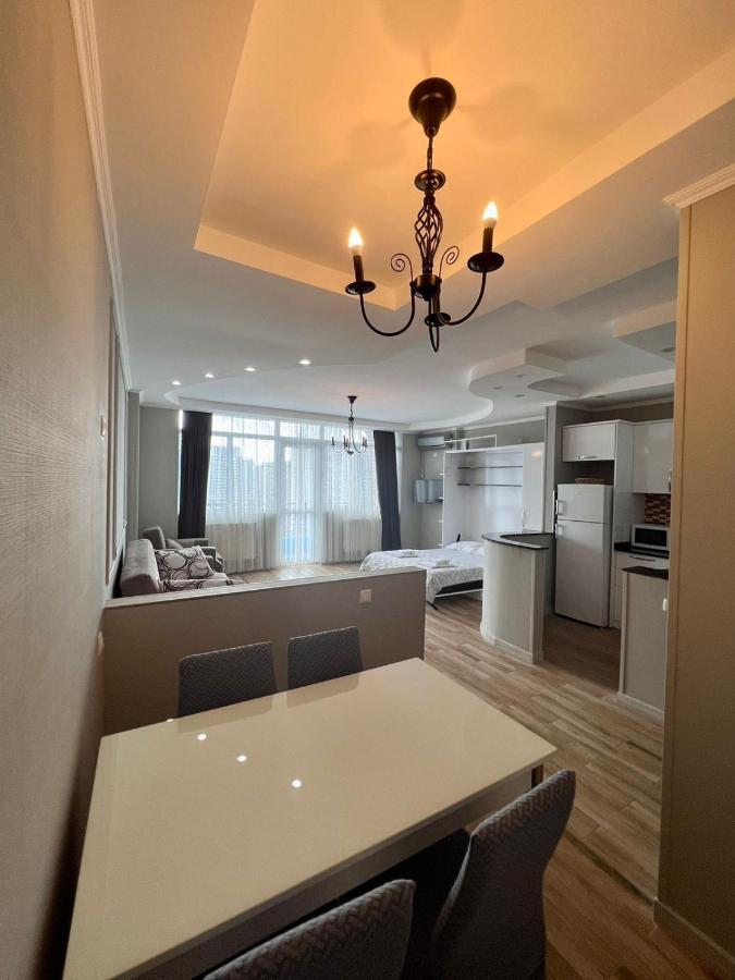 Luxure Apartments Batumi Exteriör bild